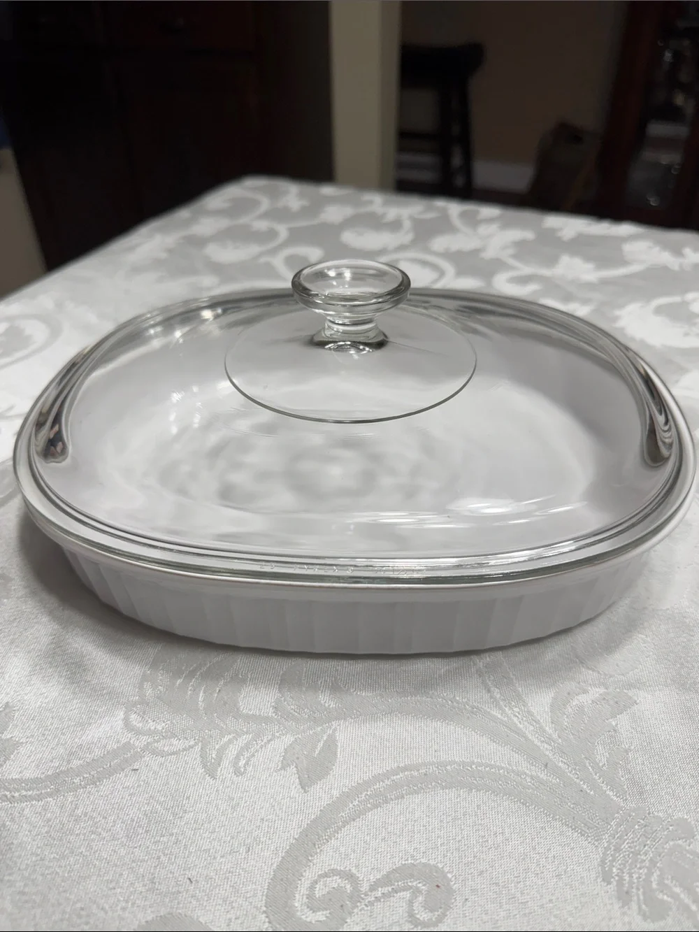 Corning ware French white  oval casserole with lid.   Size 1.8ltr.